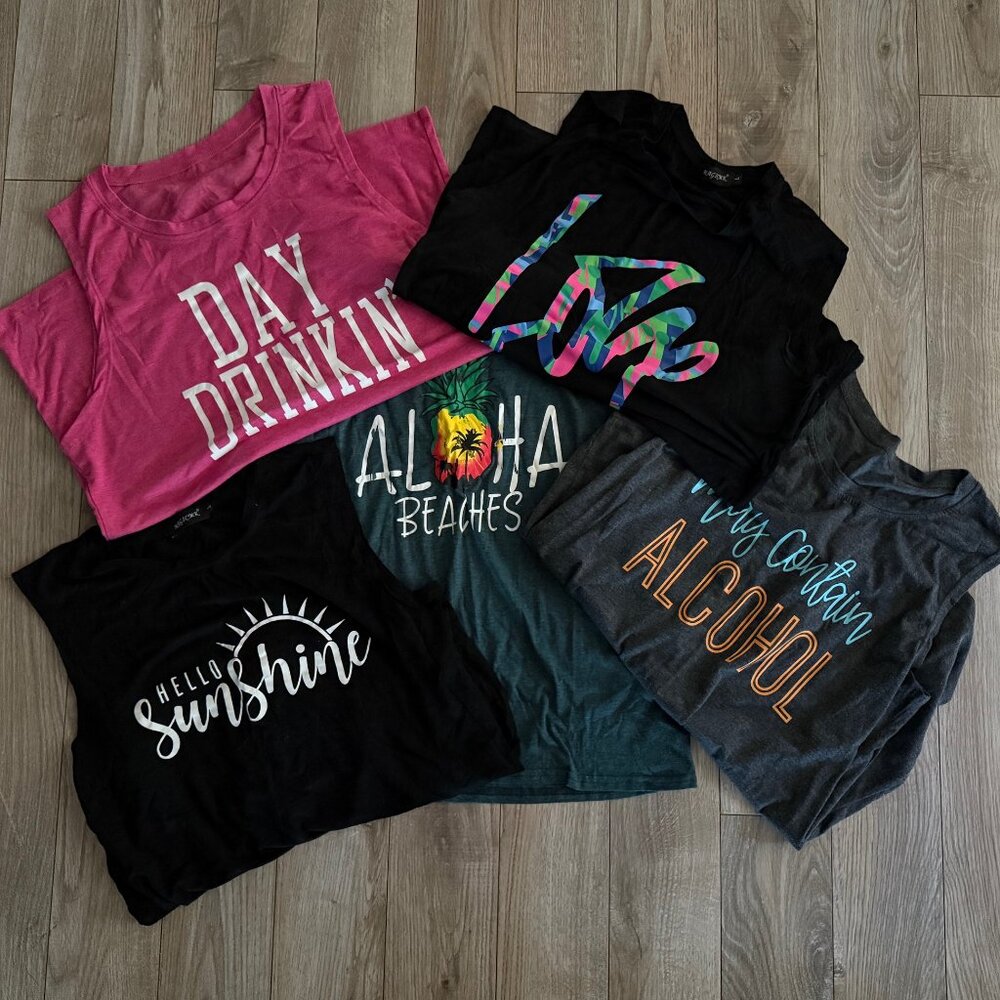 Bundle of women's tanks